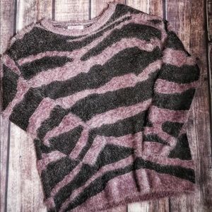 Fun vintage animal design sweater